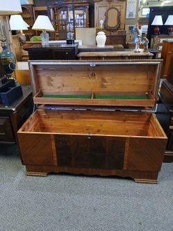 Lane Cedar Hope Chest with Tray
