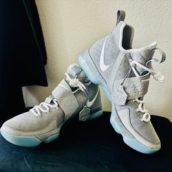 LeBron Shoes - Nike 