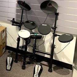 Carlsboro CSD130  drum kit with pedals. 