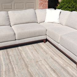 Living Spaces L-Shaped Sectional Couch, DELIVERY AVAILABLE!!