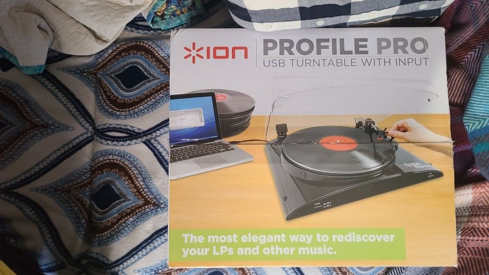 Ion Profile Pro USB Turntable with Input