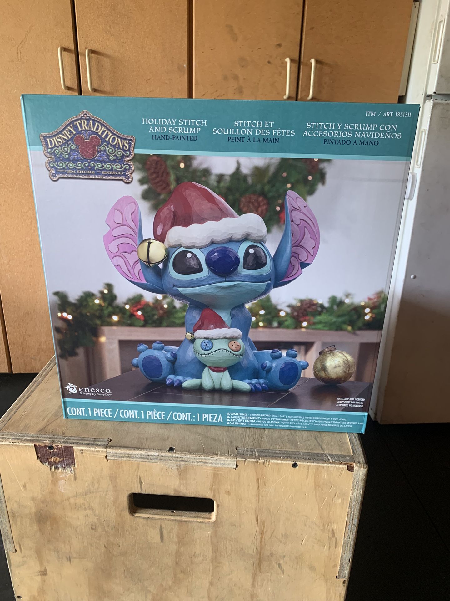 Enesco Disney Traditions Jim Shore “Holiday Stitch And Scrimp”