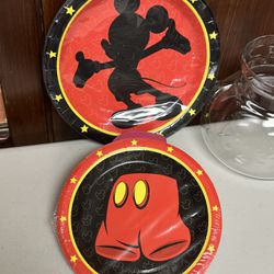Disney Mickey Mouse party cake plates