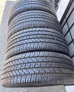 265/60/18  Goodyear Selling a set of 4 tires in excellent condition 🫡