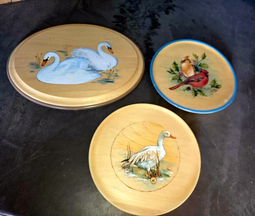 Huber King Wood Hand Painted Wall Decorations