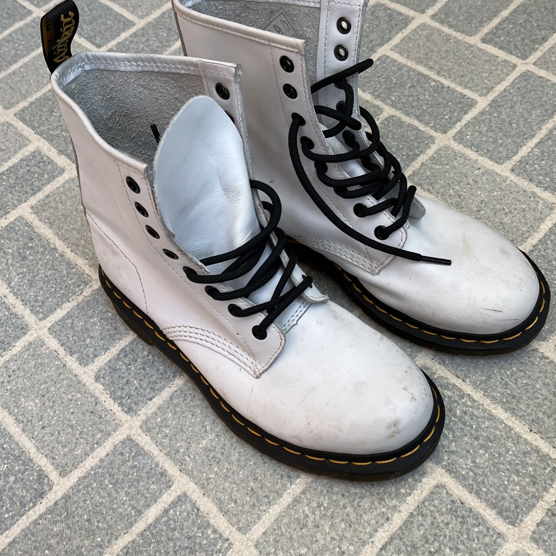 Doc Martains (white)) Like New $40 Size 8 Womens