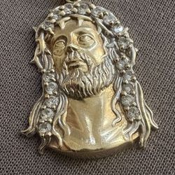 Jesus pendant 10kt with cz stones