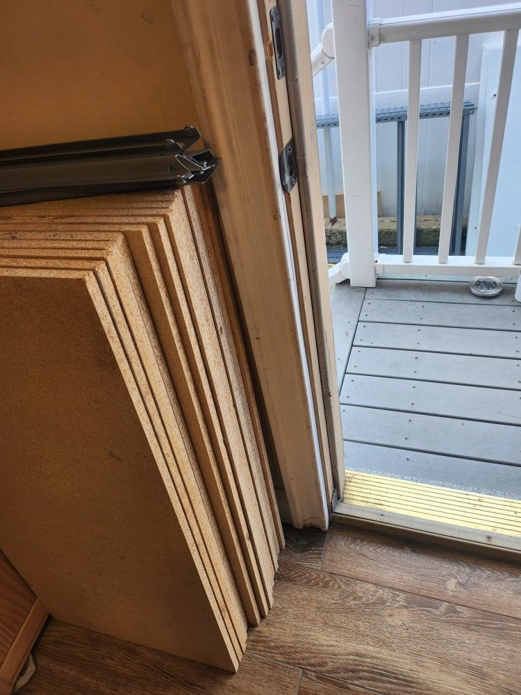 Shelving 2 sets with 4 shelves