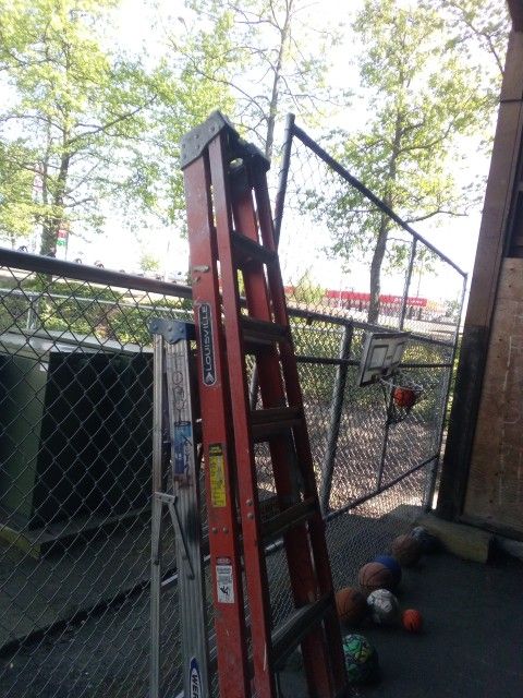 8ft Tall Fiberglass Ladder