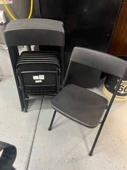 8 Folding Chairs