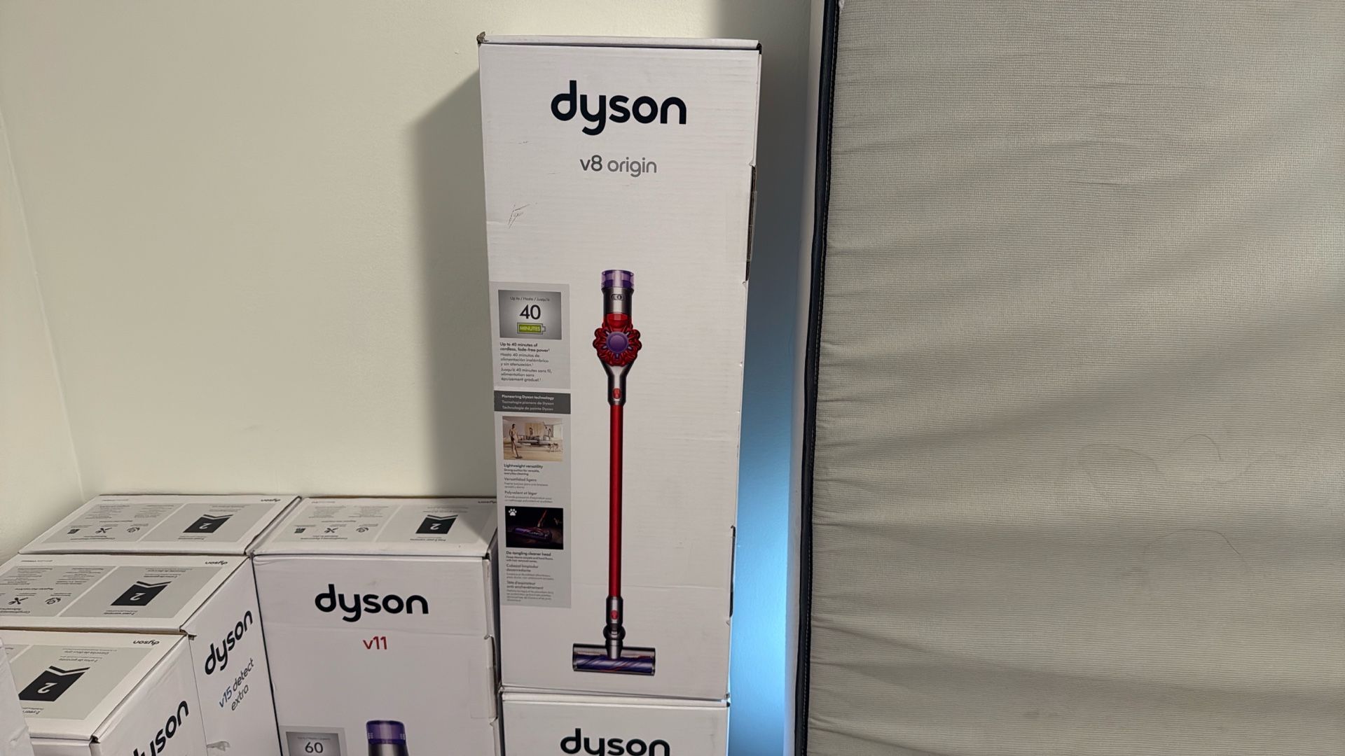 Dyson V8 Vacuum 