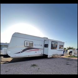 2008 Jayco Travel trailer 30ft One Slide Out
