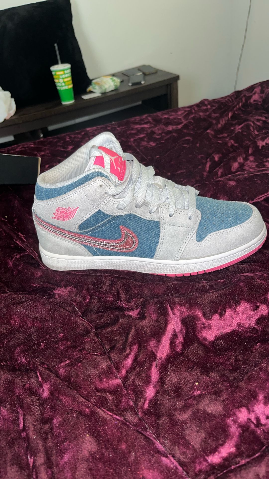 Air Jordan 1 MID