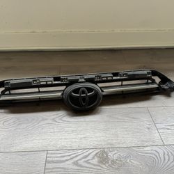 Toyota 4 Runner Front grill 2020-2023