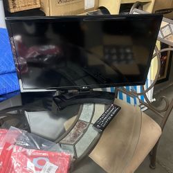 Lg Tv 24 Inch With Remote See Pictures For Details