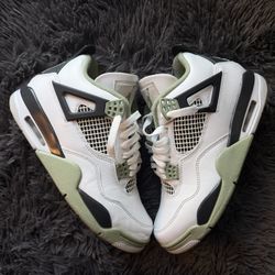 Jordan 4 “Seafoam”
