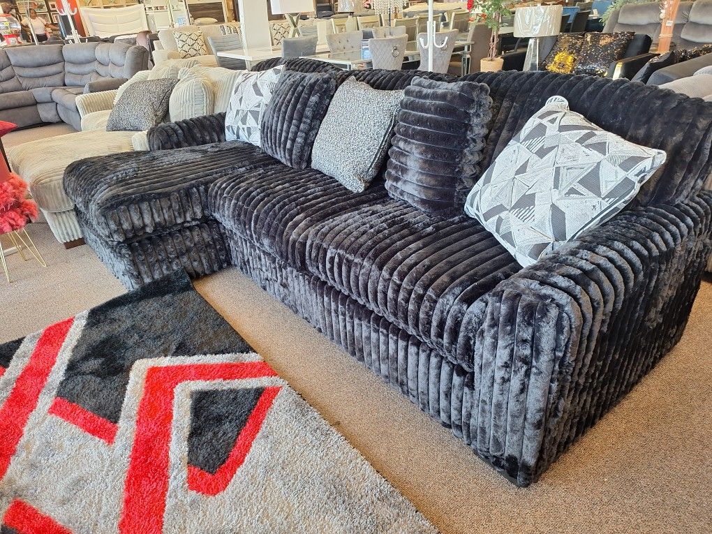 2 Pc. Sectional Color Black 