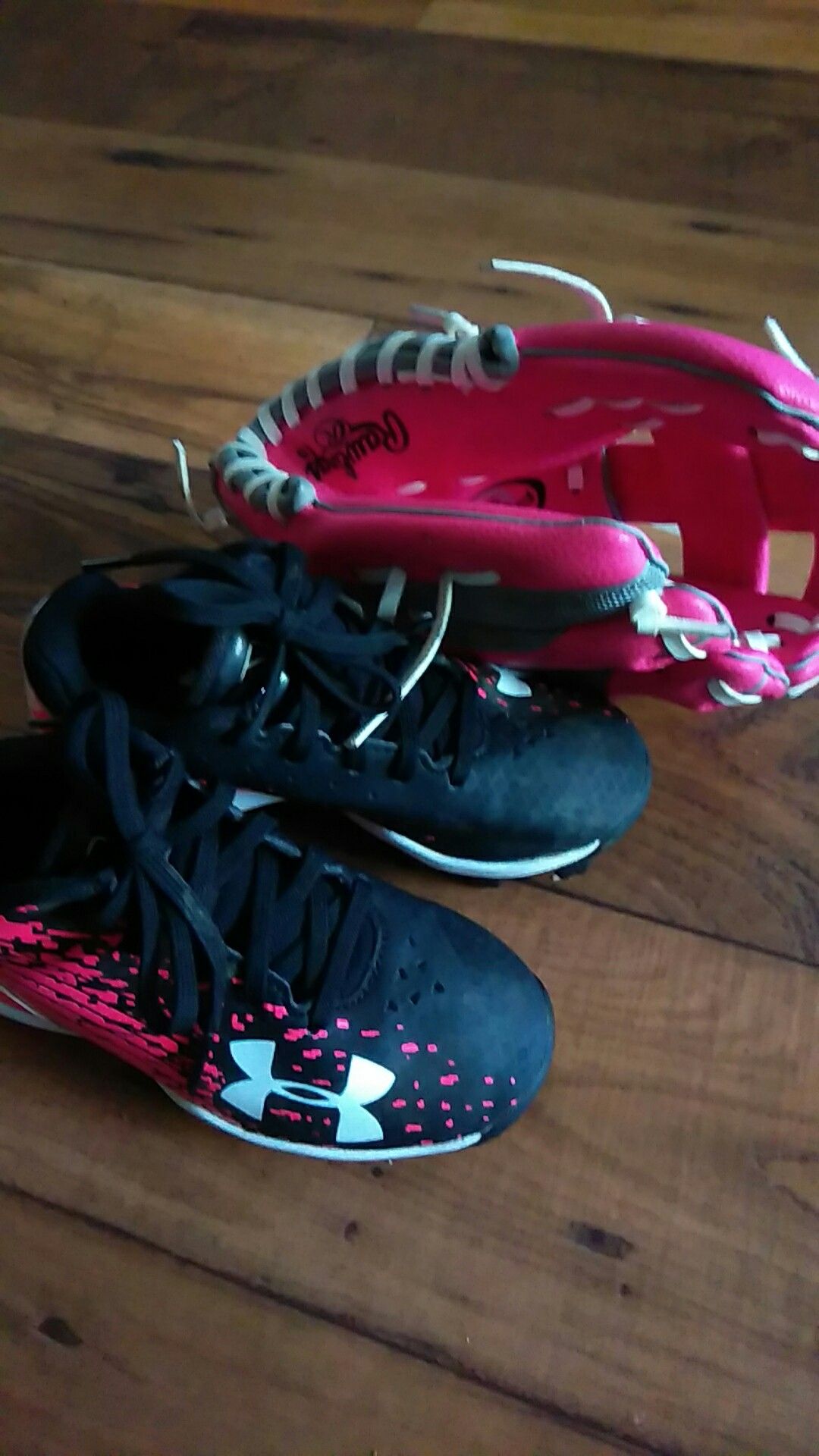 Pink girl cleats size 10 and matching glove