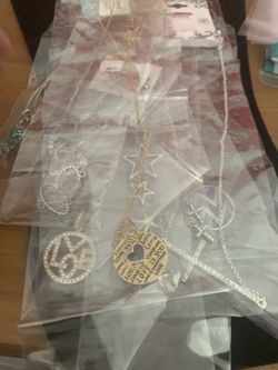 Wholesale 10 Pendant Necklaces