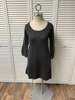 New Women’s size medium Grey sweater dress