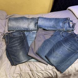 5 Jeans - 2 Levi’s Strauss/ 3 American Eagle 