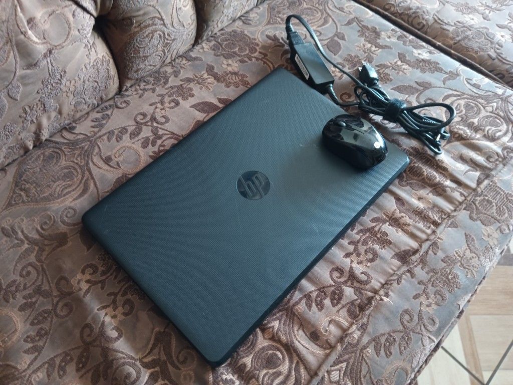 Laptop HP-15-Bs212wm-8gb Ram-128gb HD SSD