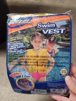 Swim Vest Age 3-5 New