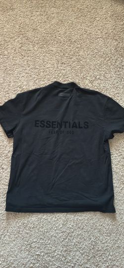 Essentials fear of god black on black T-shirt