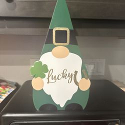 St. Patrick’s Day wooden table Decor 