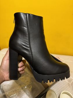 Black Heel Zipper Booties