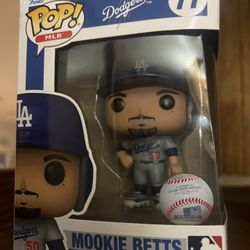 Mookie Betts Pop! Figure