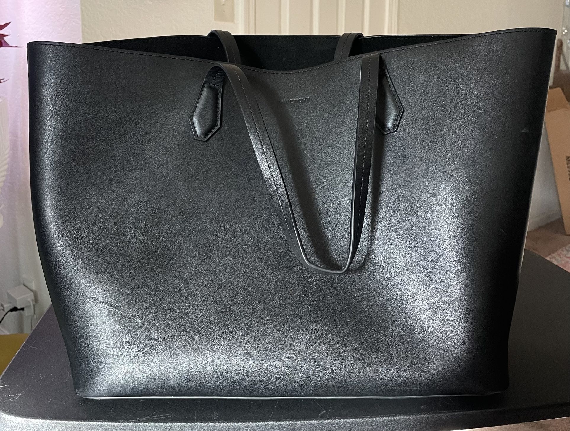 Givenchy Wing Black Calfskin Leather. No Zippered Pouch