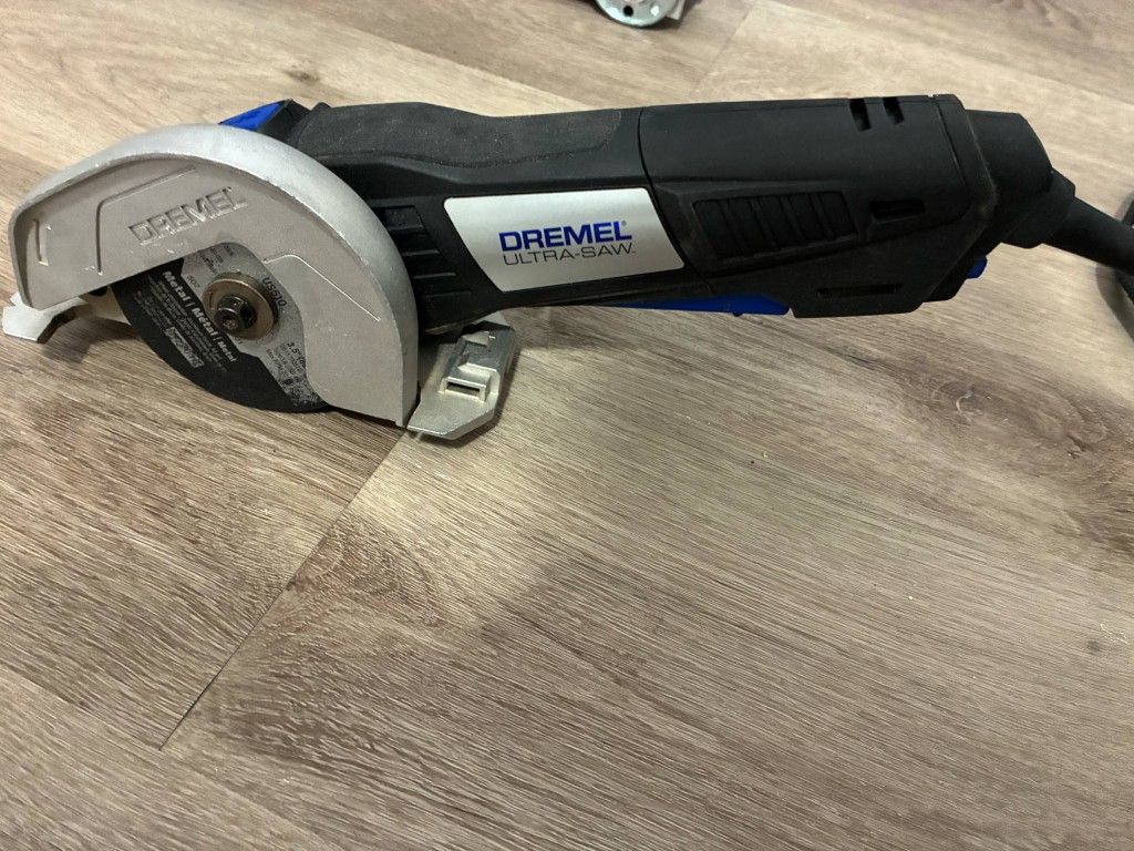 Dremel US40 Ultra Saw 7.4Amp Corded