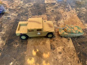 Toy 1998 oley Jeep and no name tank