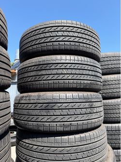 235/55r19 Yokohama tires en Excelentes Conditiones de Vida las 4