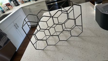 Metal wine rack