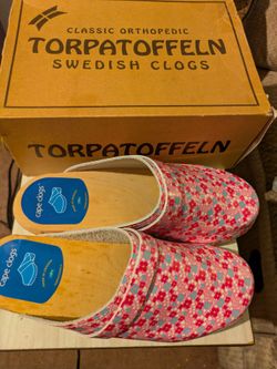 Cape clogs leather classic orthopedic swedish  pink periwinkle 38 new