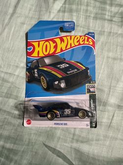Hot Wheels Porsche 935 Die-Cast Car