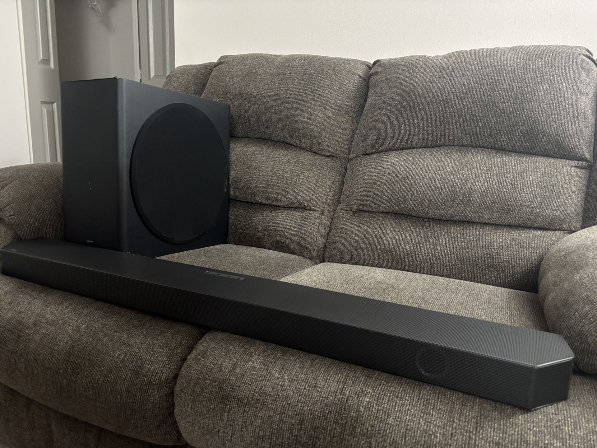Samsung Q800 Soundbar And Subwoofer
