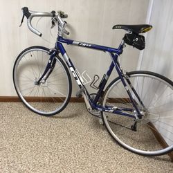 GT ZR 4.0 700c Road Bike — 53 cm AL frame