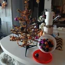 Halloween Tree And Ornaments 