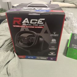 racing/gaming steering wheel with pedals 