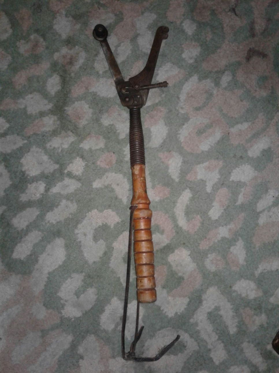 Vintage clay pigeon hand thrower
