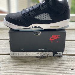 BRAND NEW JORDAN 5 “MOONLIGHT” FOR SALE!!! GS SIZE 7 $200