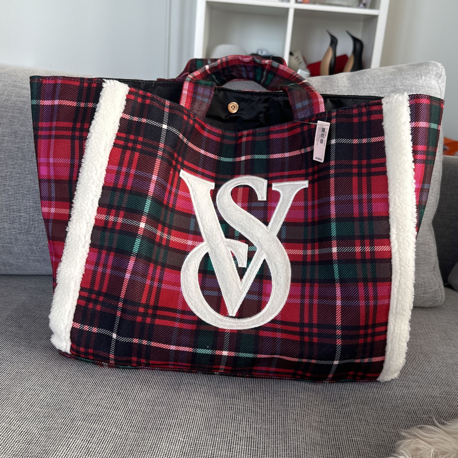 NWT Victoria’s Secret Tote Bag Retail $59.9 for Sale in New York, NY -  OfferUp
