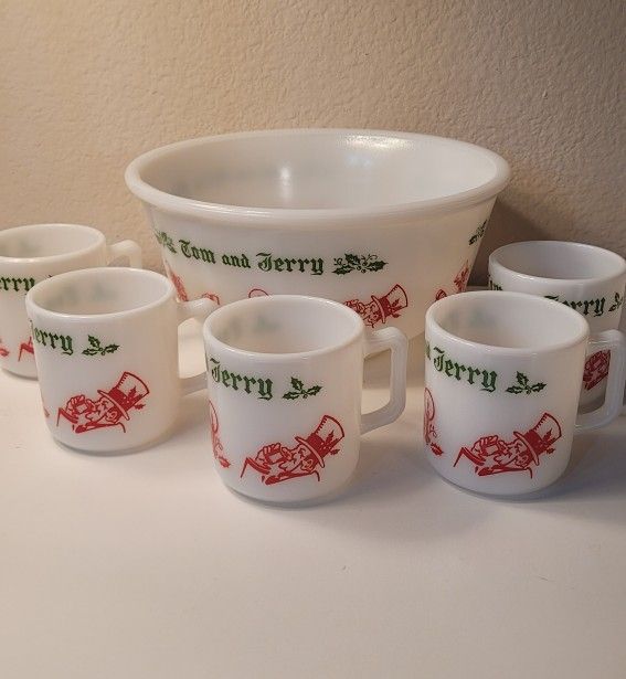 Tom and Jerry Punch Biwl and 5 Mugs
