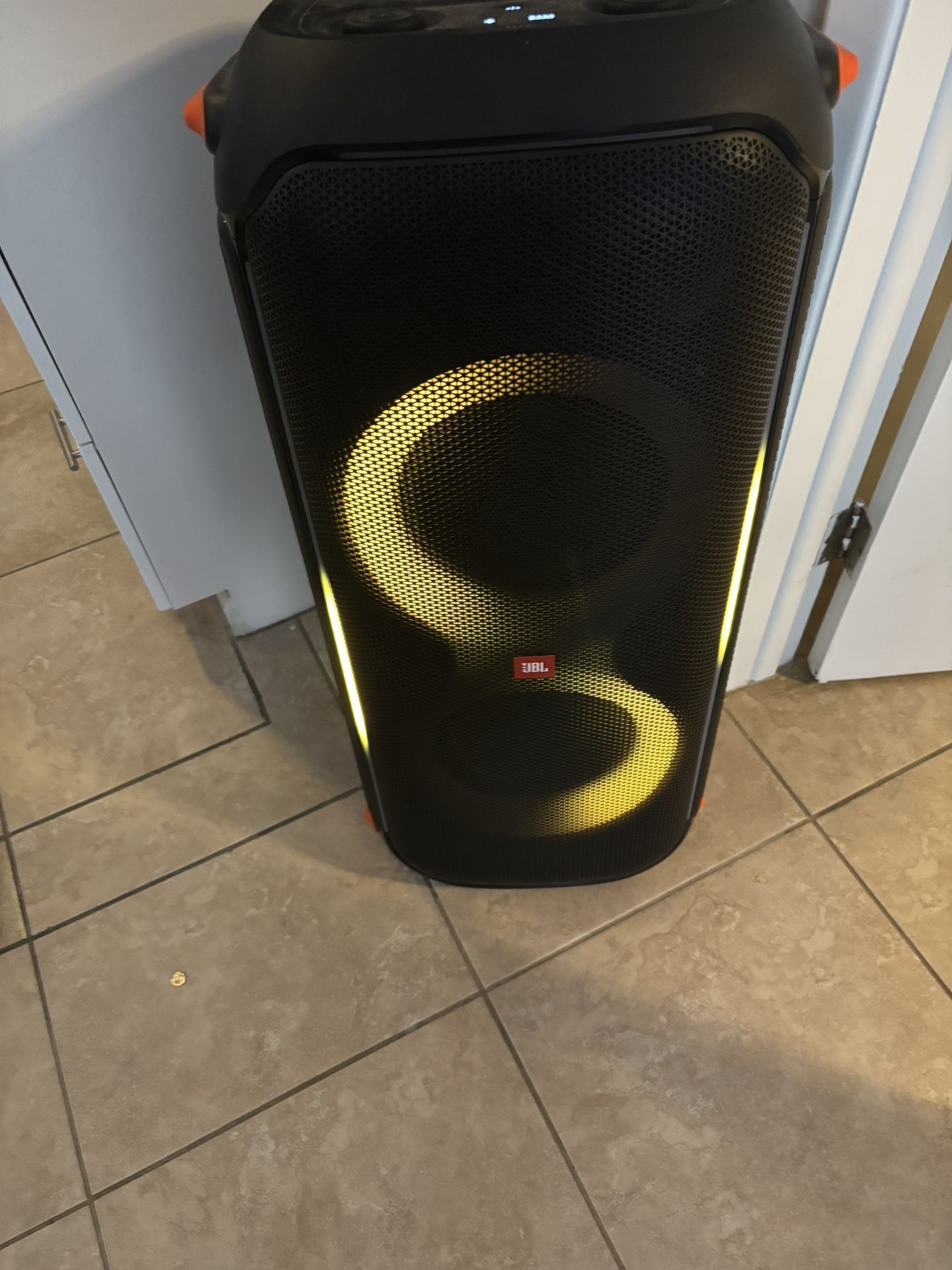 JBL Partybox 710 with 800W RMS