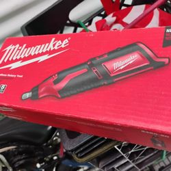 Milwaukee M12 Rotary Tool  NEW