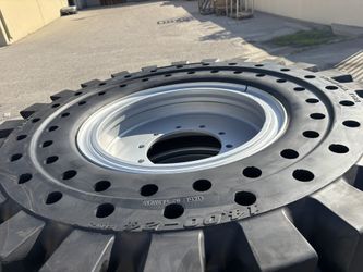 4 Solid Tires 14.00x24 $10000