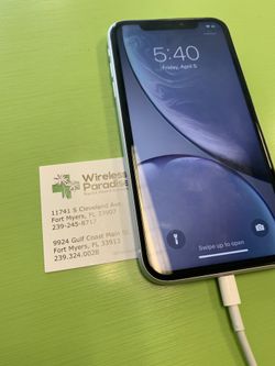 Unlocked iPhone XR 64gb (cracks in rear glass)